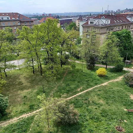 Hezky S Balkonem Apartment Prague